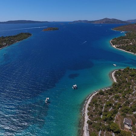 Holiday Batarelo تروغير المظهر الخارجي الصورة
