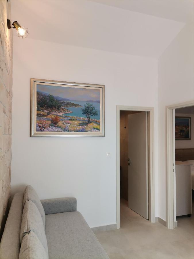 Holiday Batarelo تروغير المظهر الخارجي الصورة