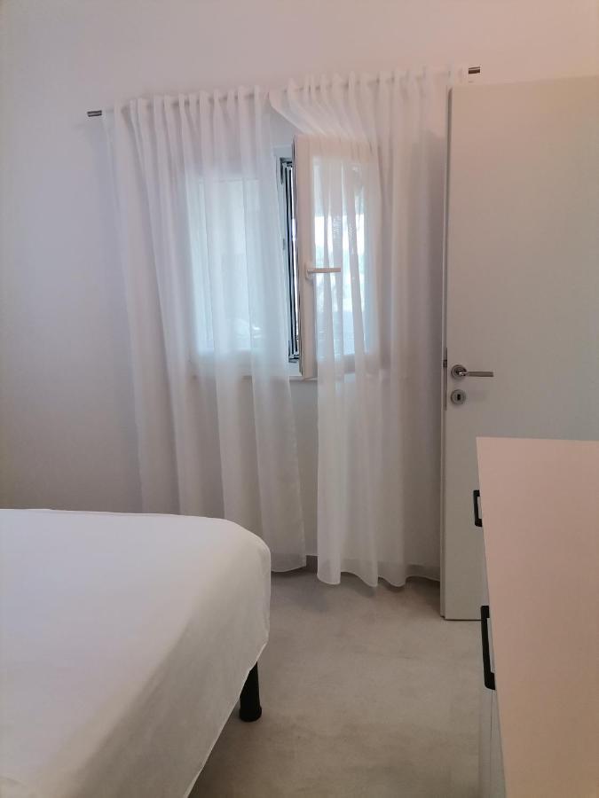 Holiday Batarelo تروغير المظهر الخارجي الصورة