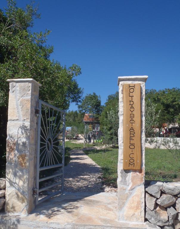 Holiday Batarelo تروغير المظهر الخارجي الصورة
